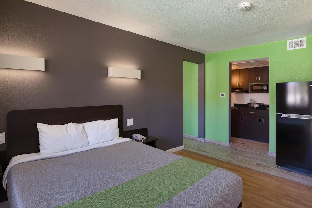 Hotel 6-barstow, Ca 2*