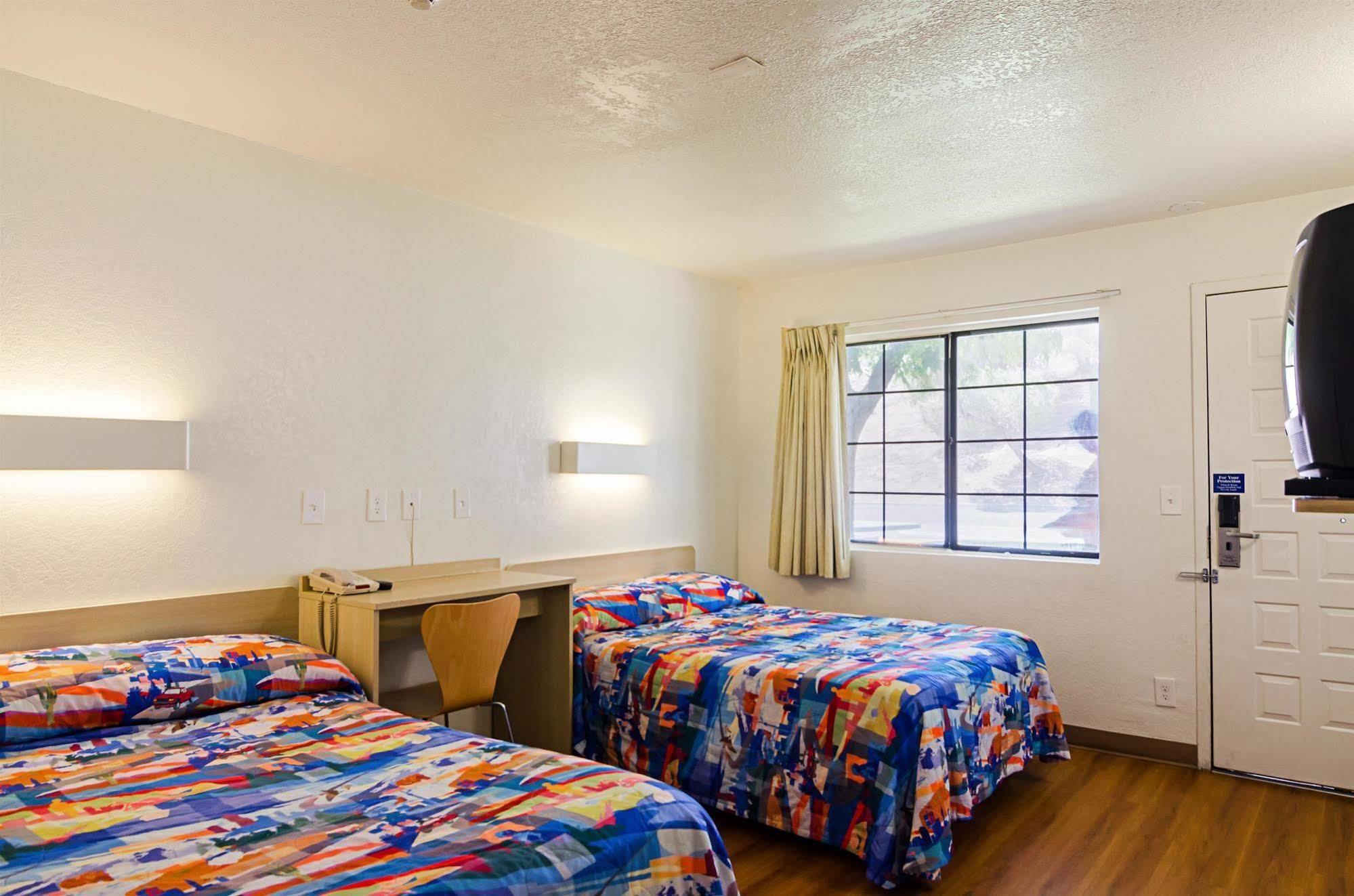 Hotel 6-barstow, Ca Barstow