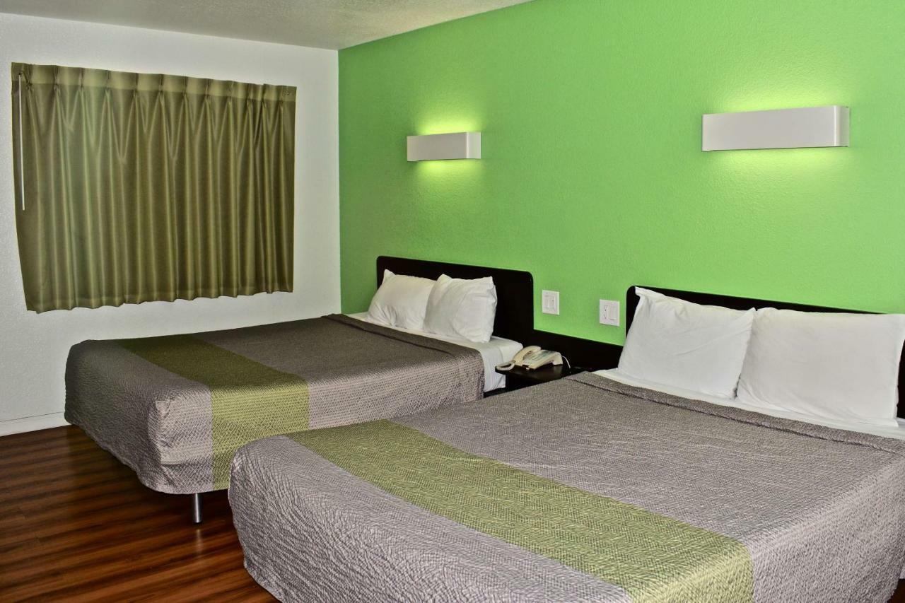 Hotel 6-barstow, Ca 2*